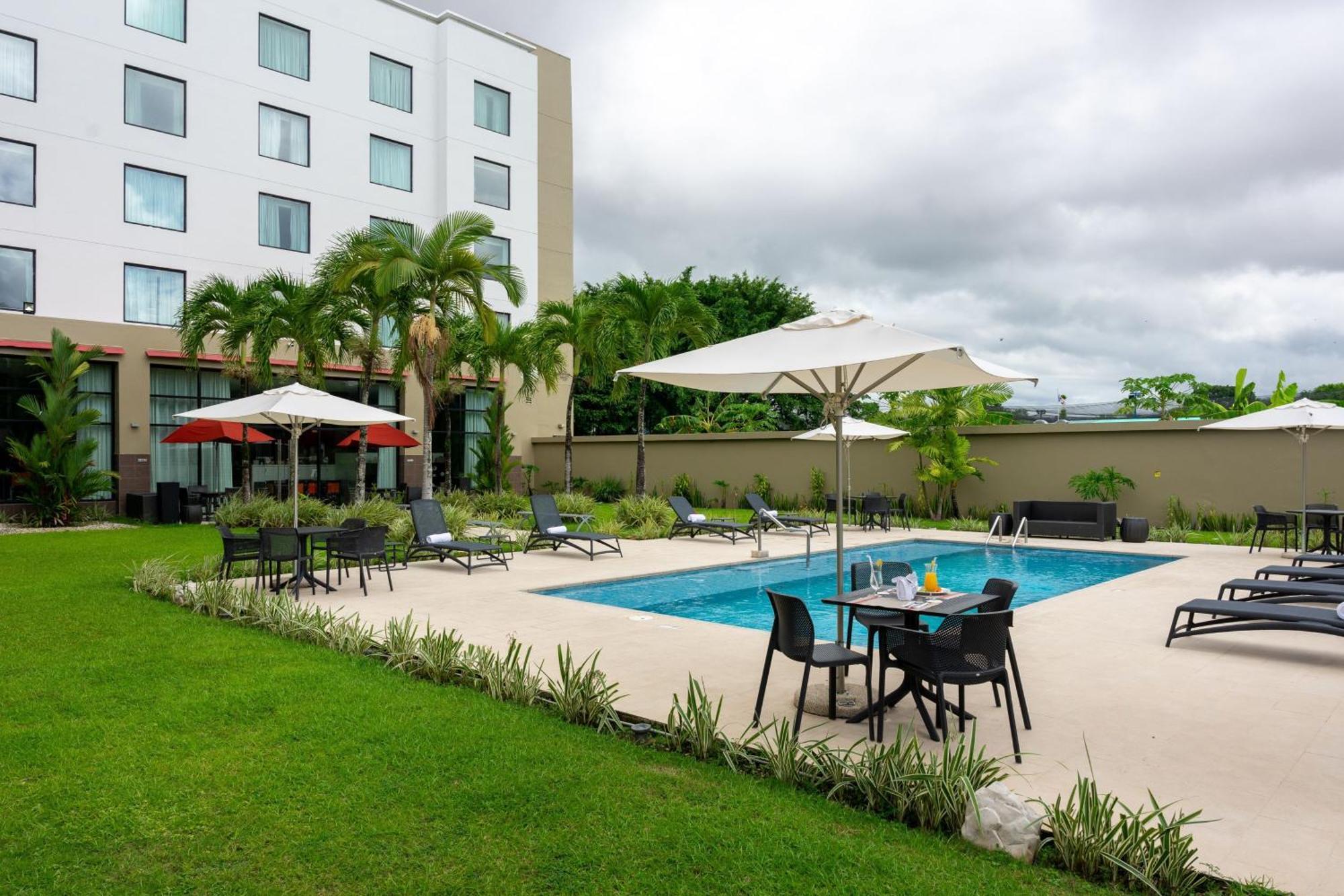 Courtyard By Marriott Panama Metromall Tocumen Exteriör bild