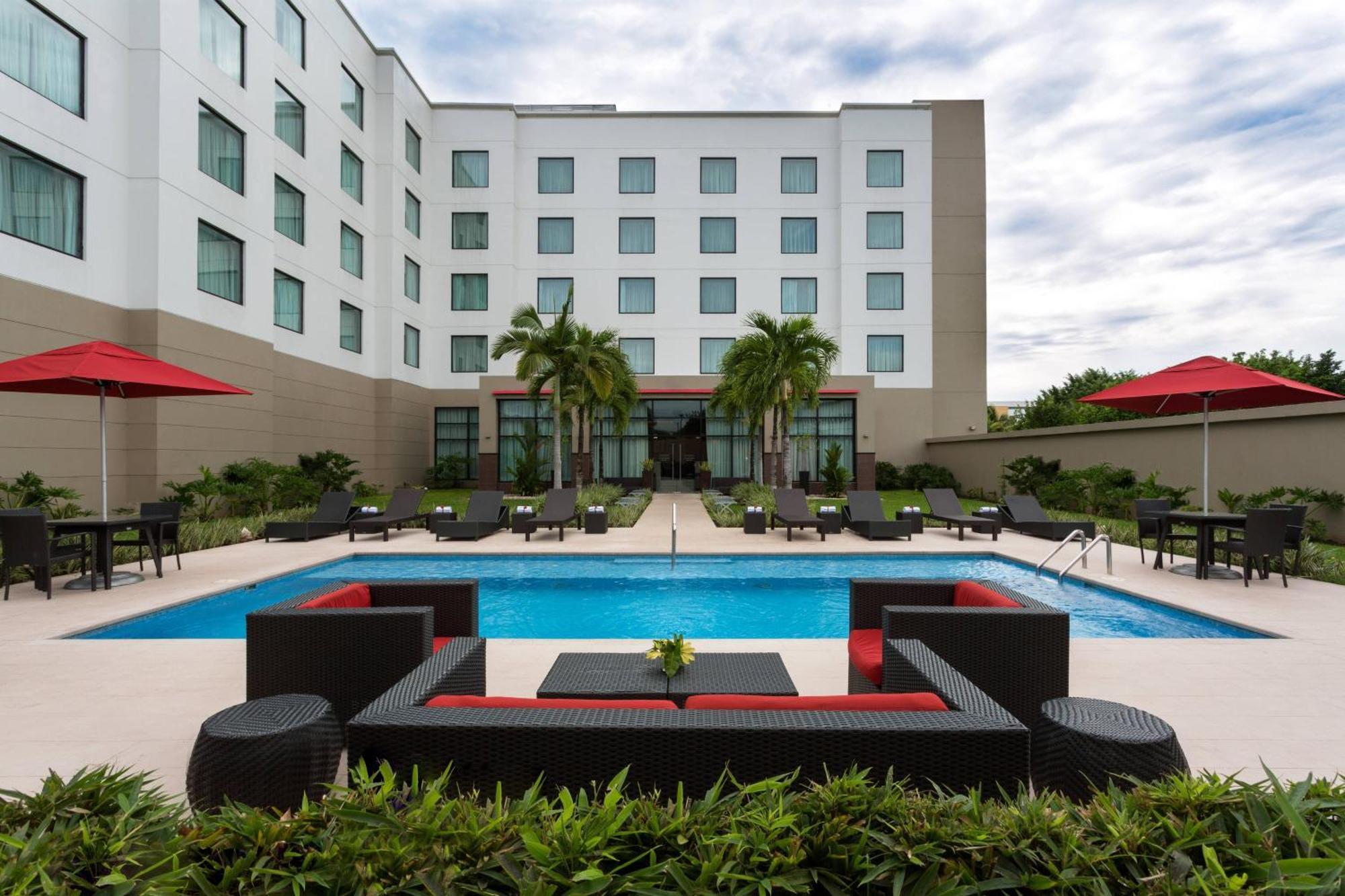 Courtyard By Marriott Panama Metromall Tocumen Exteriör bild