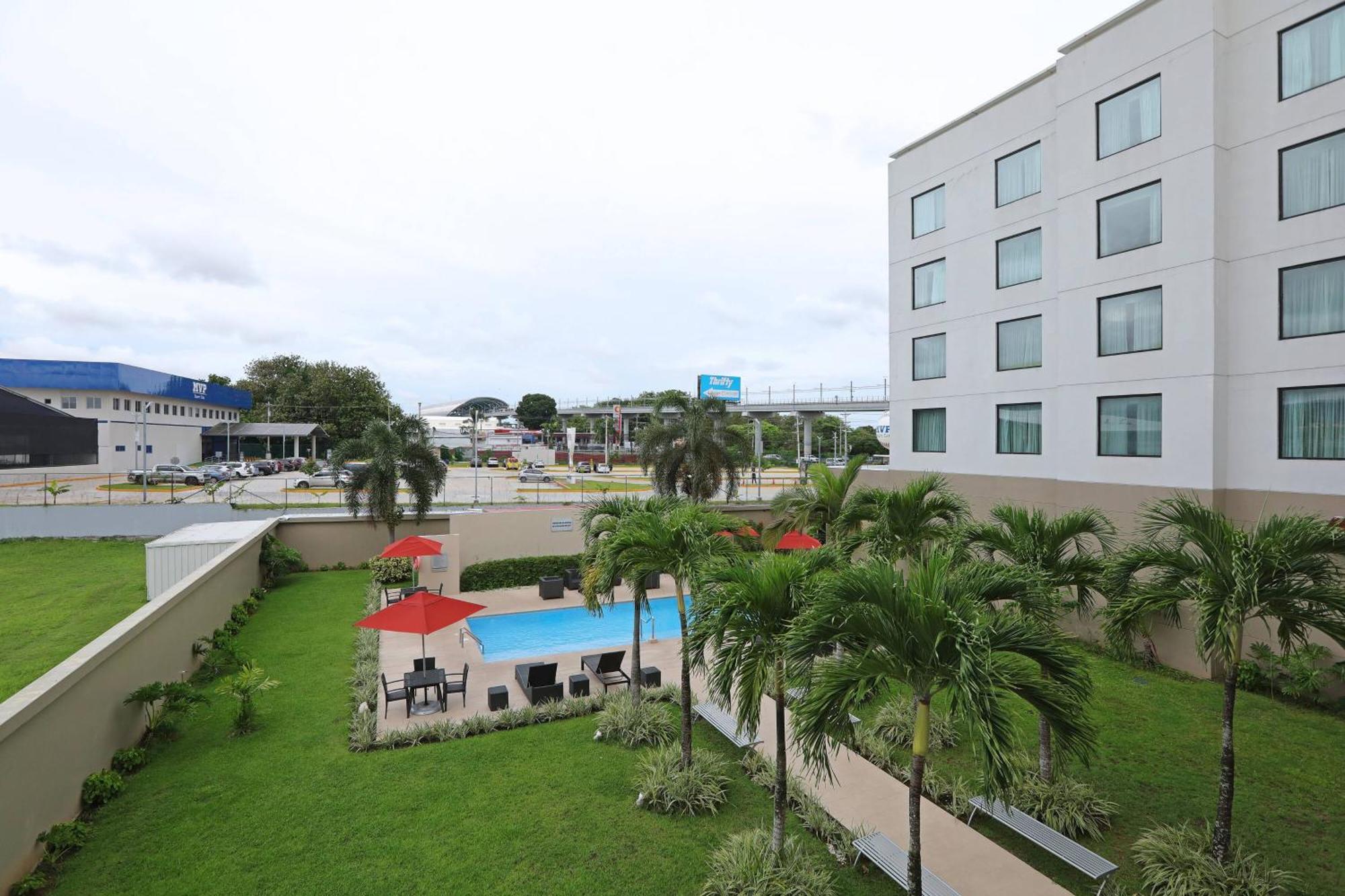 Courtyard By Marriott Panama Metromall Tocumen Exteriör bild